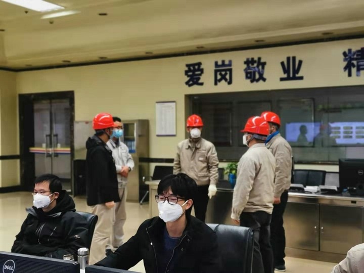 万众一心共克时艰，，，，众志成城战胜疫情