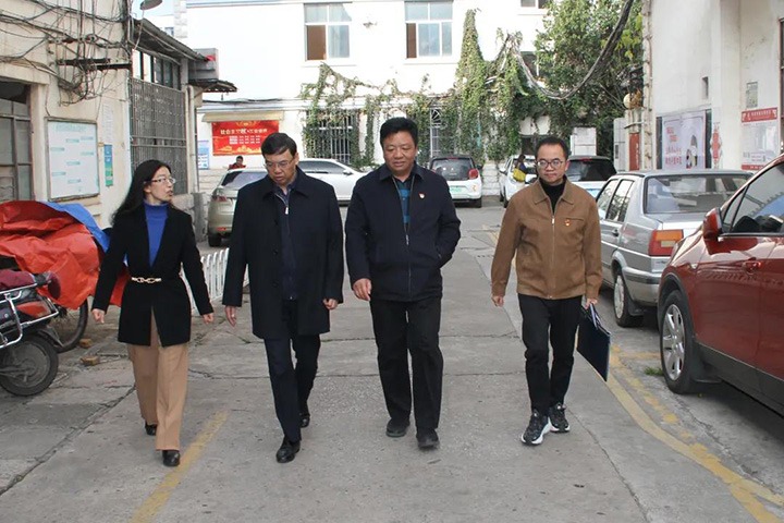 云煤（008PG国际）集团党委副书记、总司理高建嵩到恒通煤业公司开展春节送温暖慰问运动