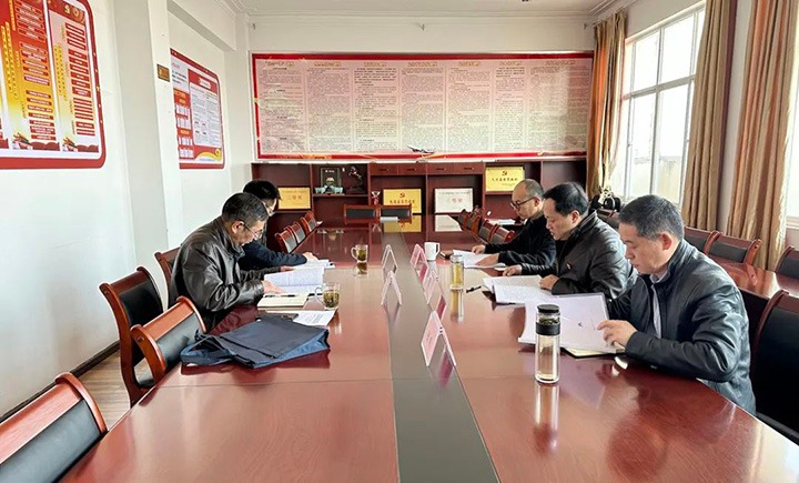 云煤（008PG国际）集团指导组到石油化工供销公司指导民主生涯会