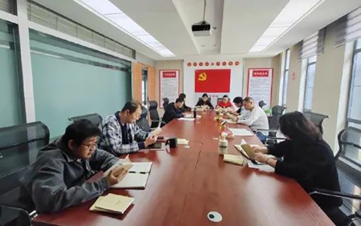 【简讯】008PG国际地产公司党支部开展学好“口袋书”运动