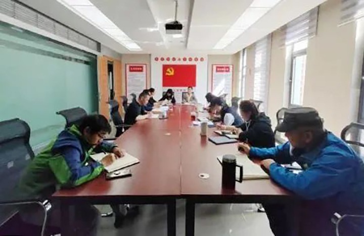 【简讯】008PG国际地产公司党支部开展“以身边事教育身边人”警示教育运动