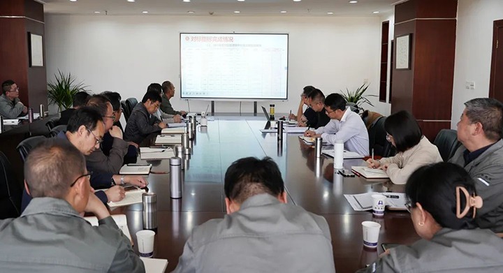 云煤（008PG国际）集团党委委员、副总司理缪和星一行到曲煤焦化公司指导生产谋划事情
