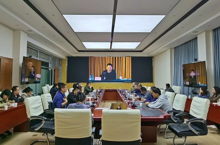【聚焦云煤】云煤（008PG国际）集团工会组织全体工会干部加入天下总工会“学习贯彻中国工会十八大精神”专题向导报告会